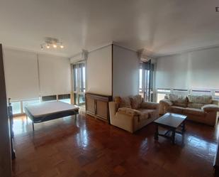 Sala d'estar de Apartament per a compartir en  Pamplona / Iruña amb Balcó