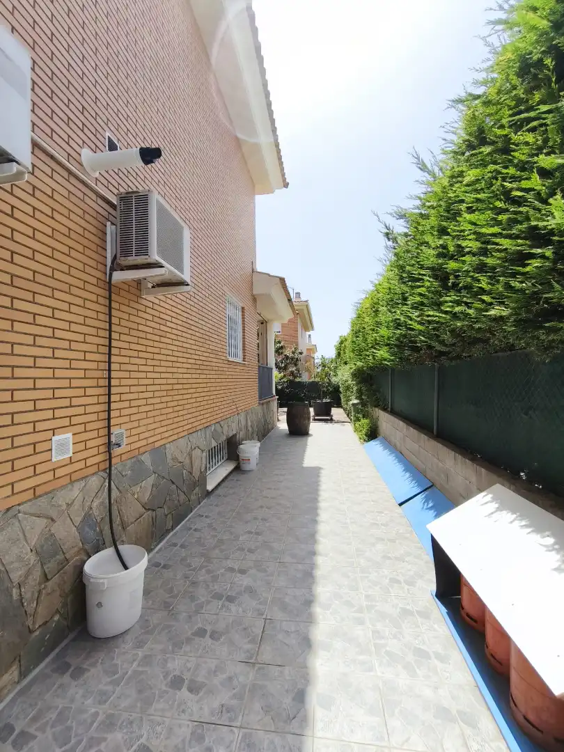 Chalet con terraza en venta en Carrer Varsòvia, imagen 10
