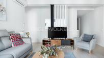 Sala d'estar de Apartament en venda en  Madrid Capital amb Aire condicionat, Calefacció i Balcó