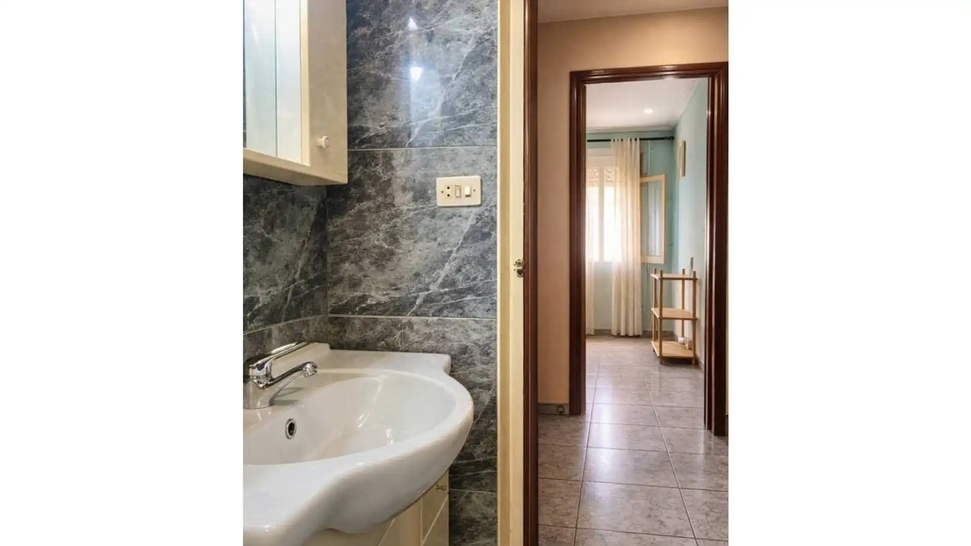 Bany de Casa adosada en venda en Olot amb Calefacció, Jardí privat i Terrassa