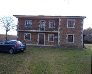 Vista exterior de Casa o xalet de lloguer en Lugo Capital amb Balcó