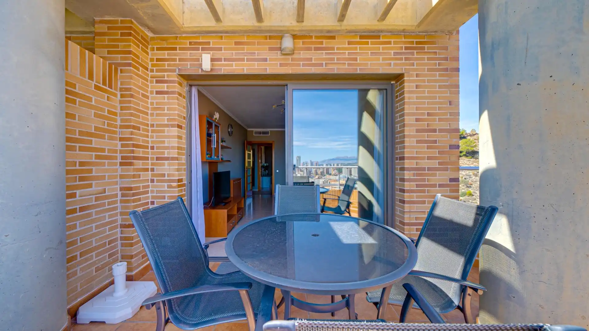 Attic for rent in Calle Ponent, Las Azaleas - Alkadir