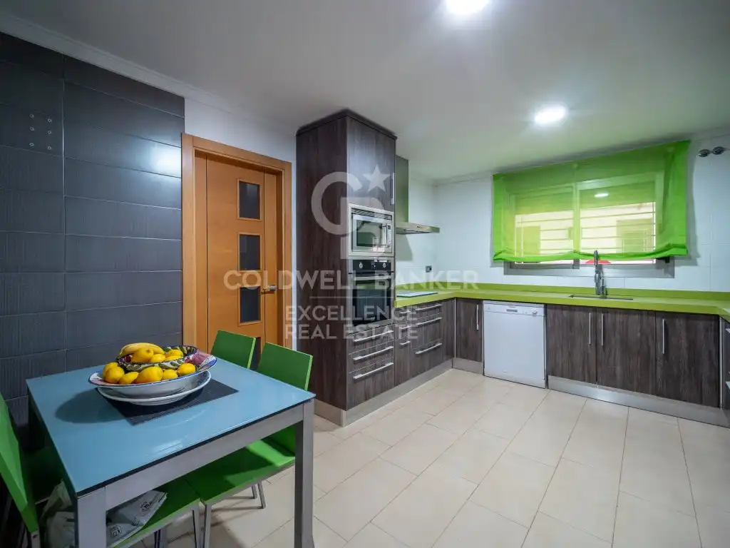 Kitchen of Houses for sale in Oliva  with Air Conditioner, Terrace and Swimming Pool