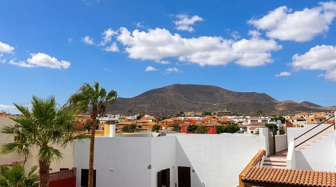 Terraced house with pool for sale in Corralejo