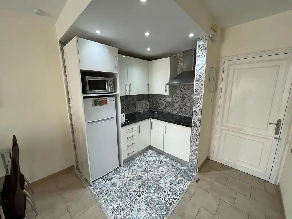 Appartement compact avec terrasse à louer à Paseo Marítimo Rey de España, imagen 9