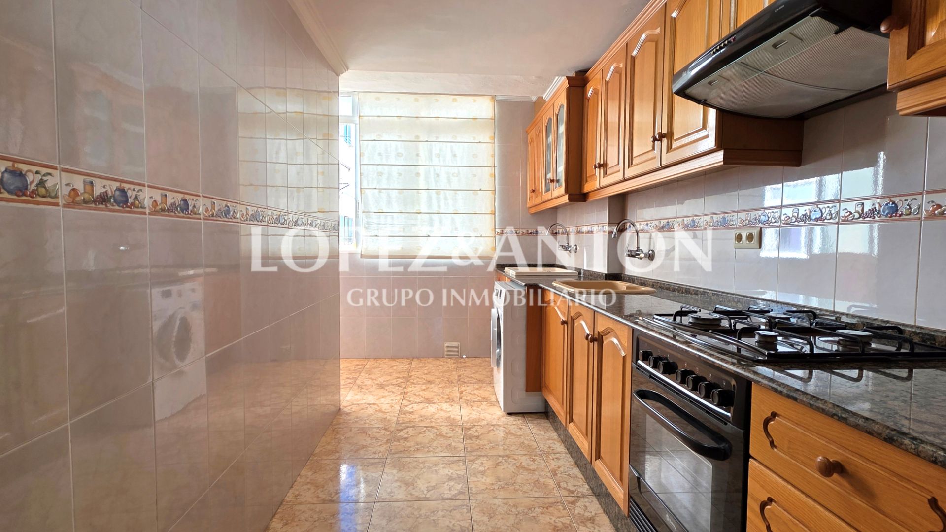 Cuina de Pis en venda en L'Eliana amb Aire condicionat, Moblat i Forn