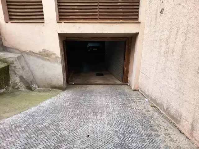 Parkplatz von Garage zum Verkauf in Esparreguera
