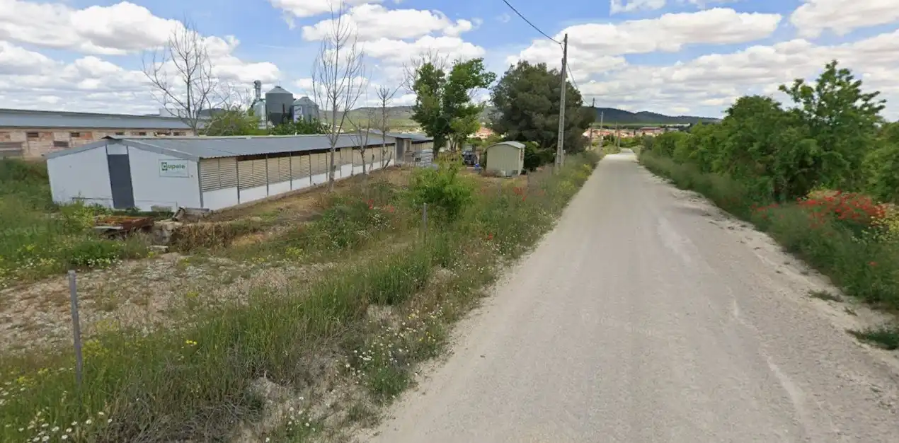 Fabrikhallen zum Verkauf in Fuenterrobles