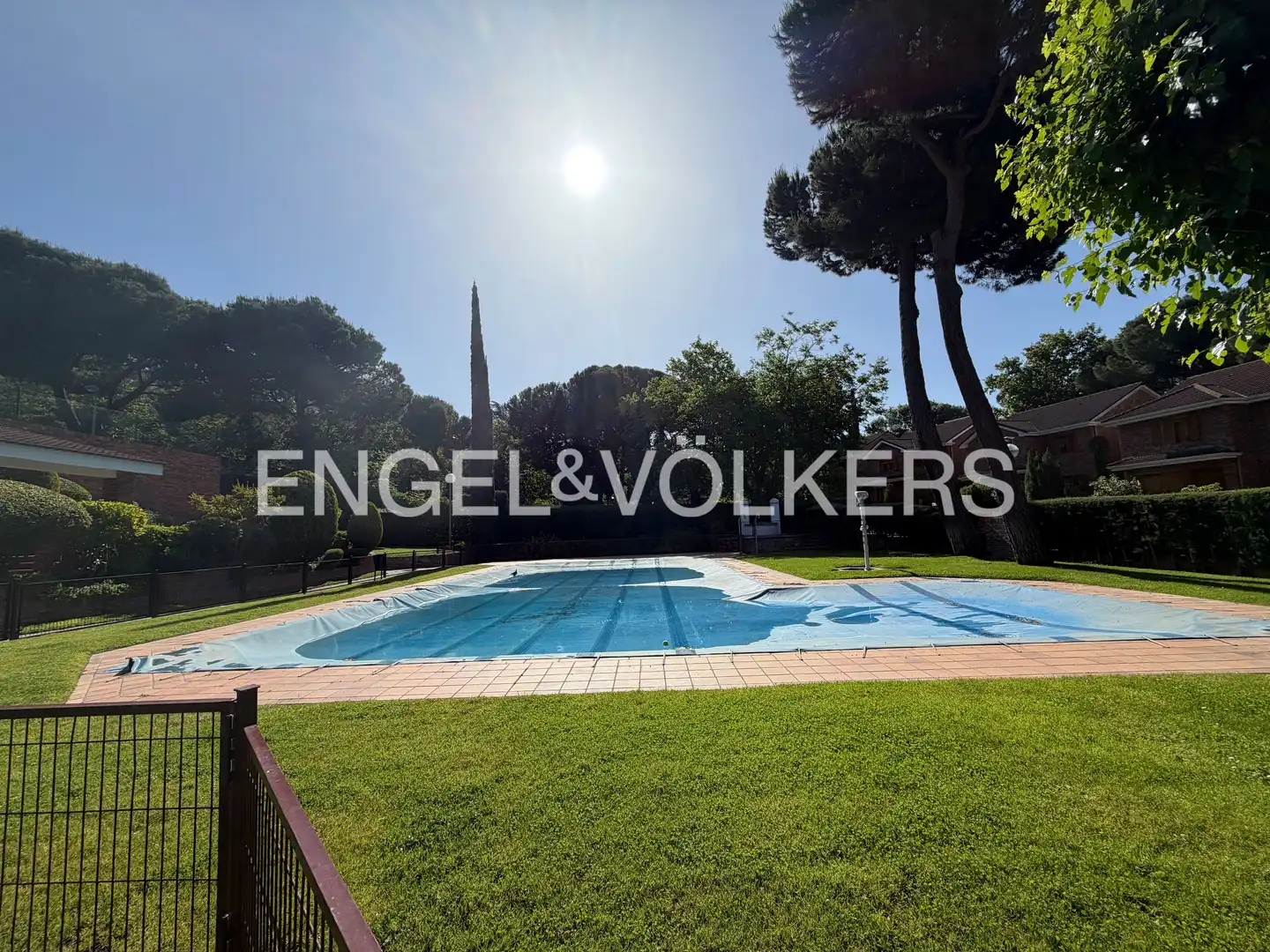 Swimming pool of Apartments for rent in Majadahonda  with Heating