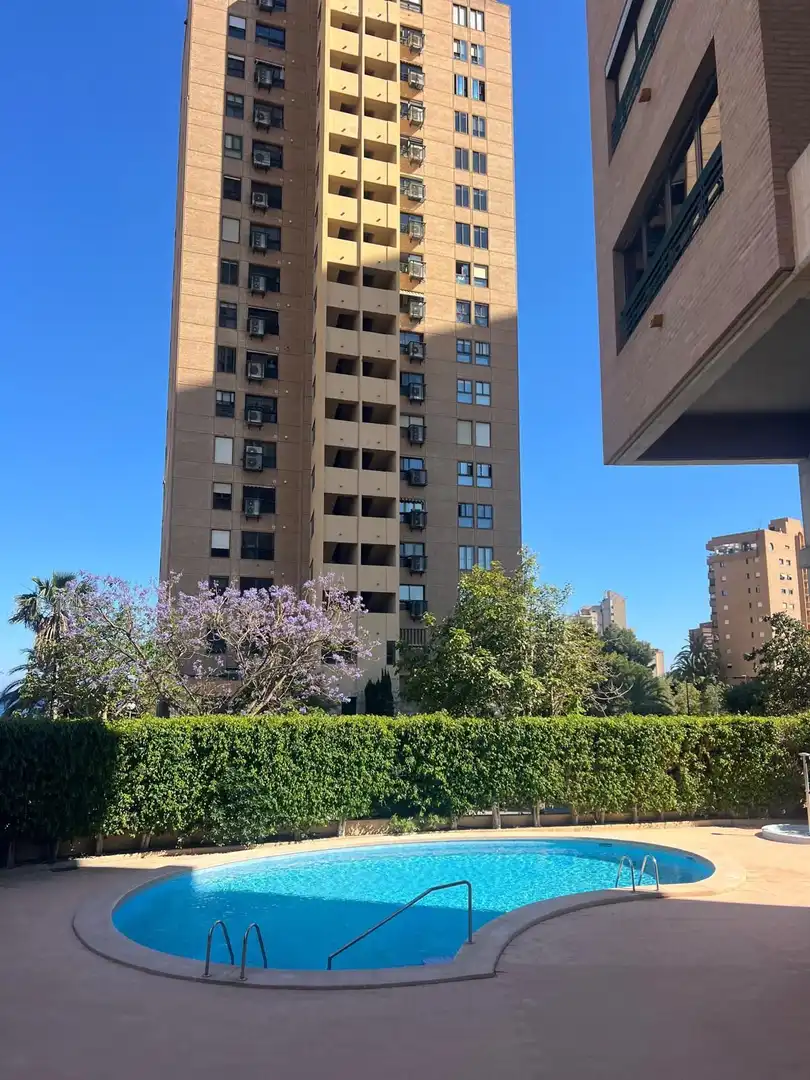 Vista exterior de Piso en venta en Benidorm con Aire acondicionado, Terraza y Amueblado