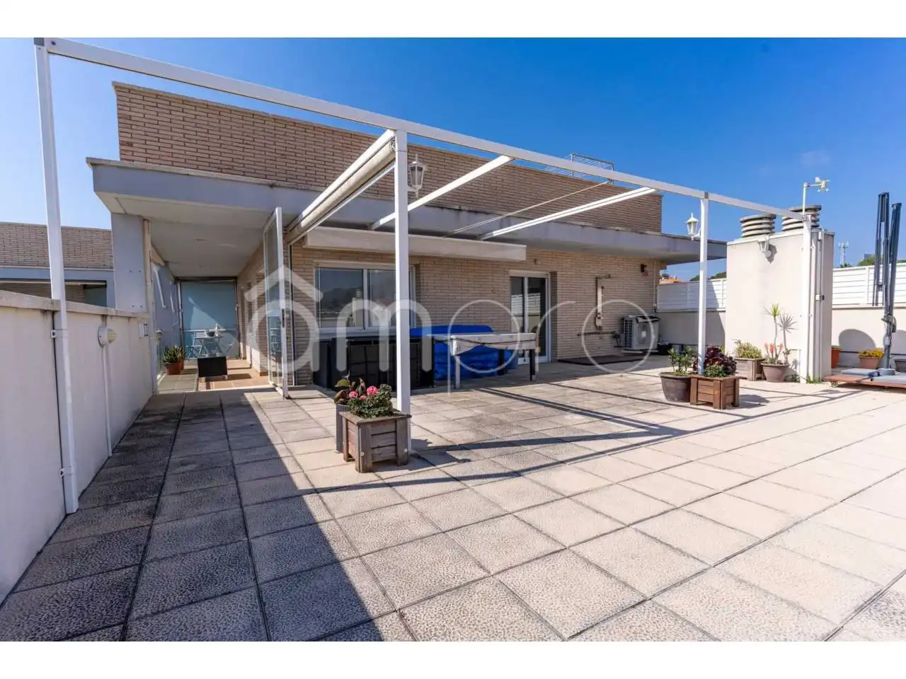 Terrasse von Dachboden zum Verkauf in Roda de Berà mit Klimaanlage, Terrasse und Abstellraum