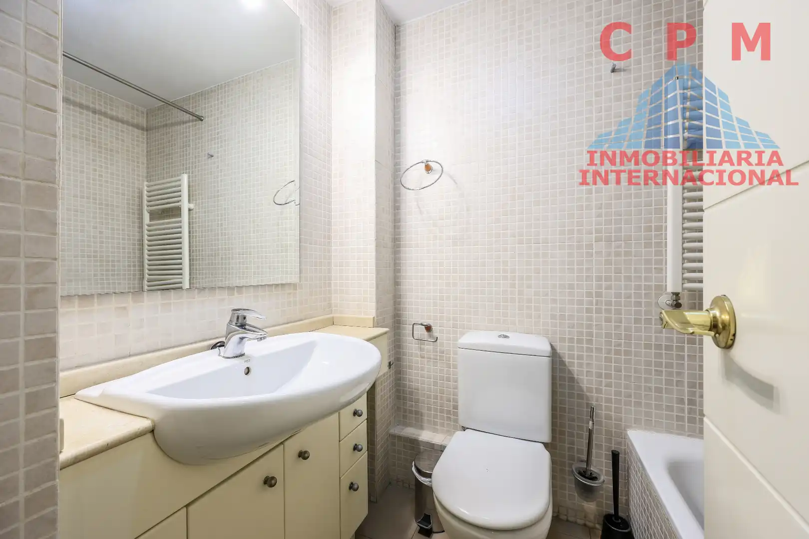 Badezimmer von Wohnung zur Miete in Madrid mit Klimaanlage, Heizung und Parkett