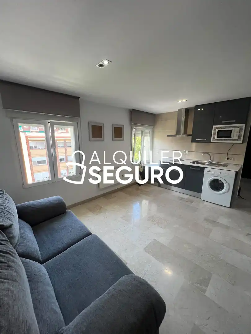 Exterior view of Flat for rent in Madrid  with Furnished