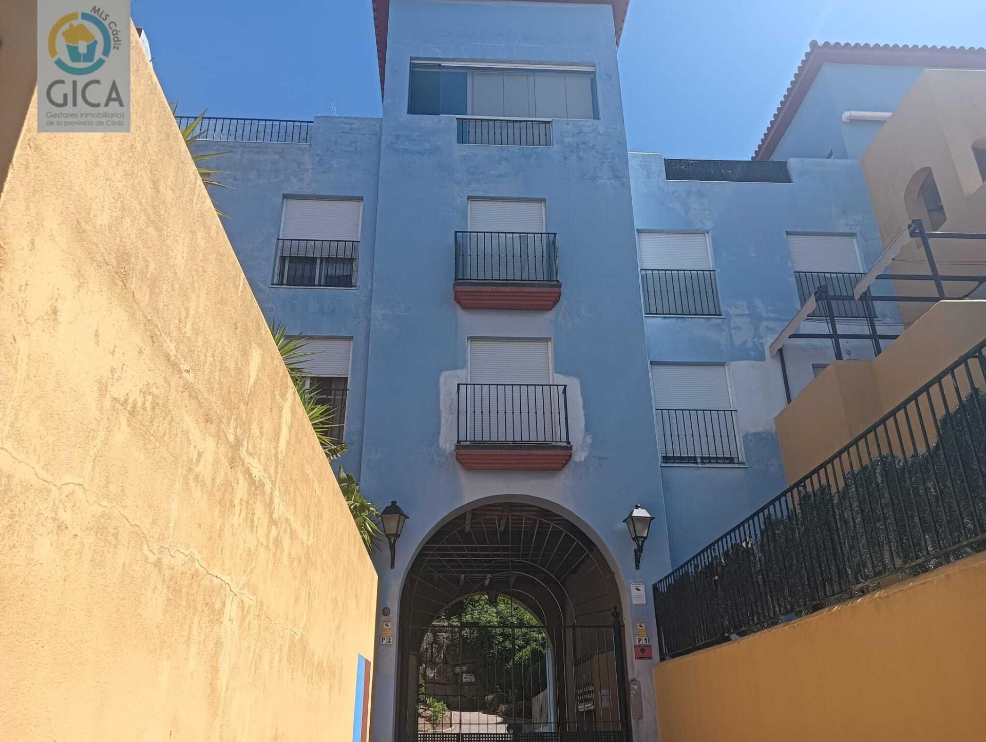 Vista exterior de Pis en venda en Algeciras amb Jardí privat, Terrassa i Traster