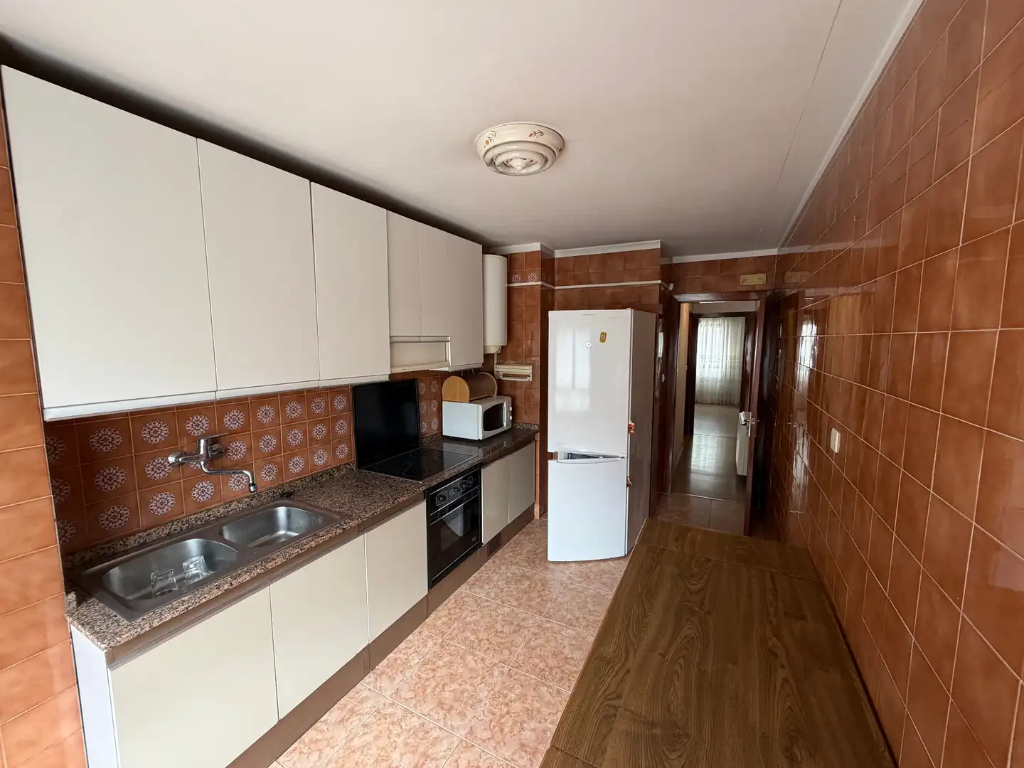 Cuina de Pis en venda en Gijón  amb Calefacció, Forn i Rentadora
