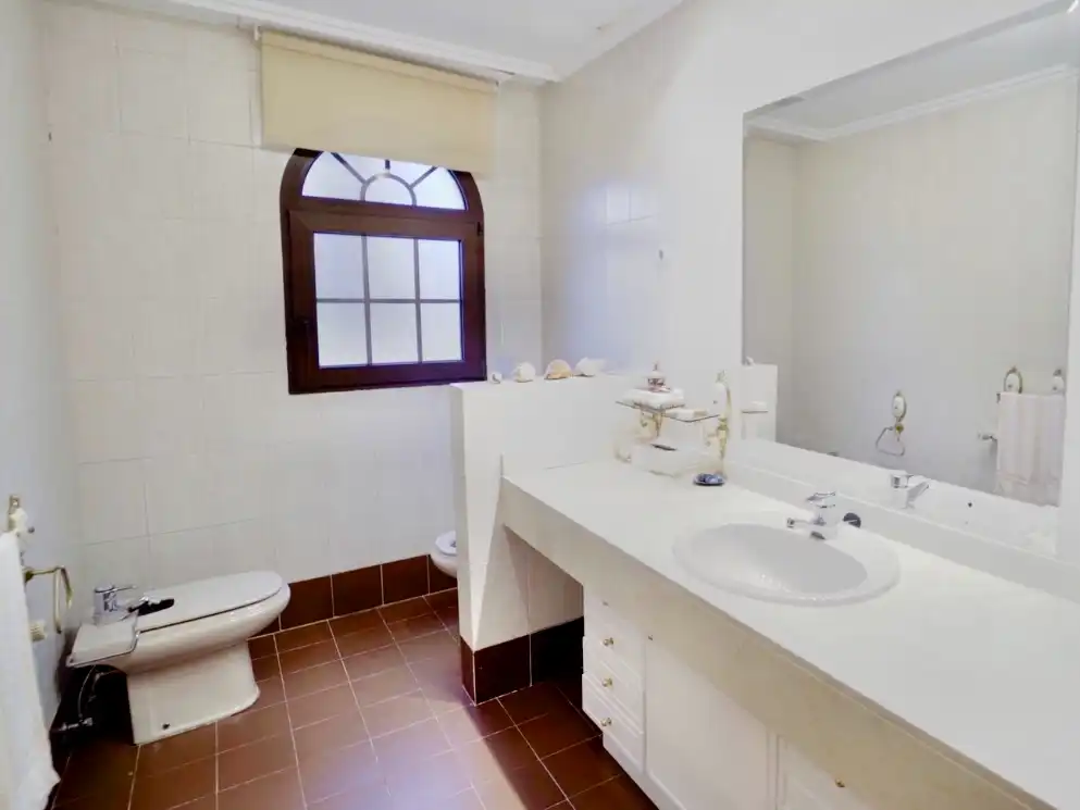 Baño de Casa o chalet en venta en Las Rozas de Madrid con Aire acondicionado, Calefacción y Jardín privado