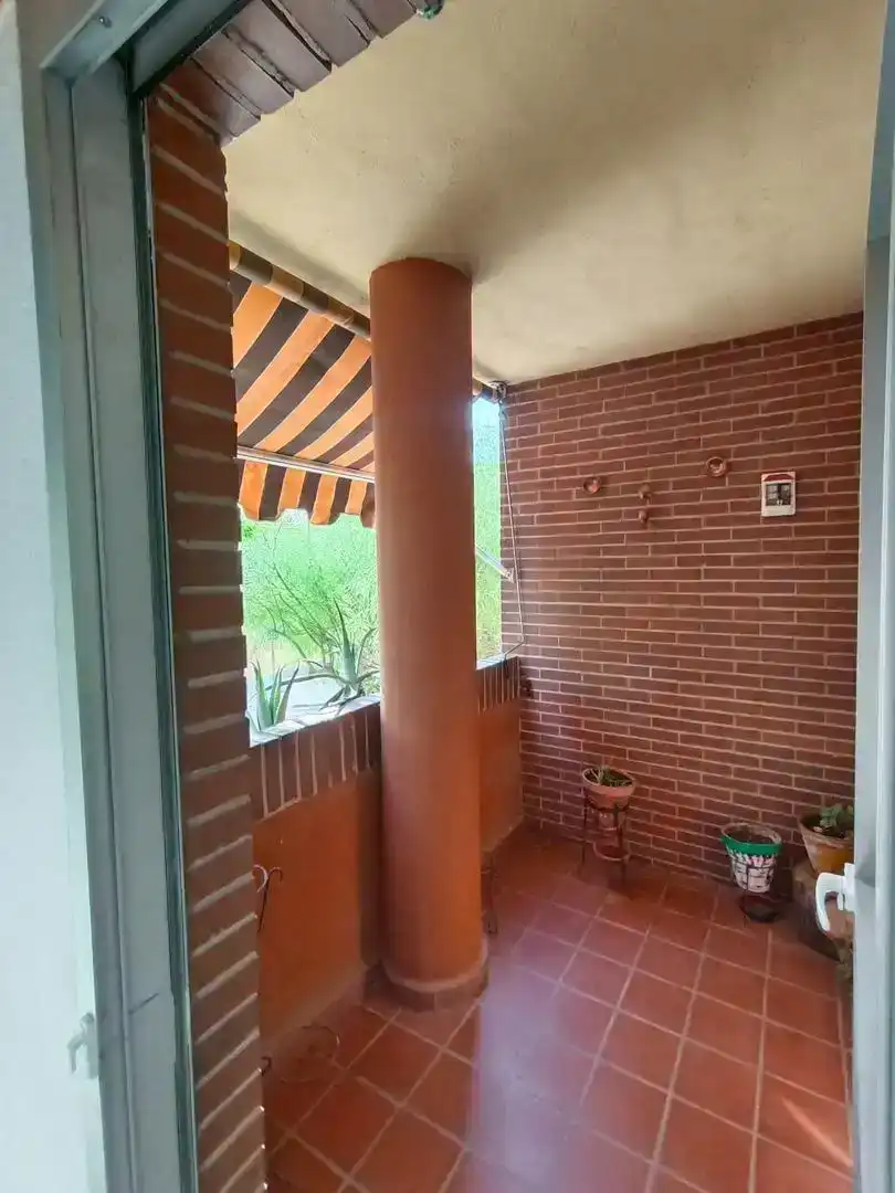 Terrassa de Pis de lloguer en Granada amb Aire condicionat, Jardí privat i Moblat