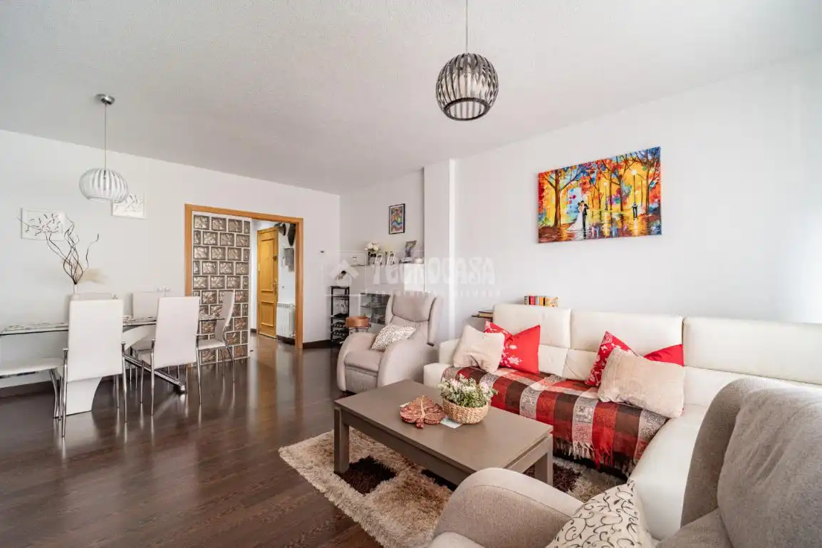 Sala de estar de Piso en venta en Arganda del Rey con Aire acondicionado, Calefacción y Parquet