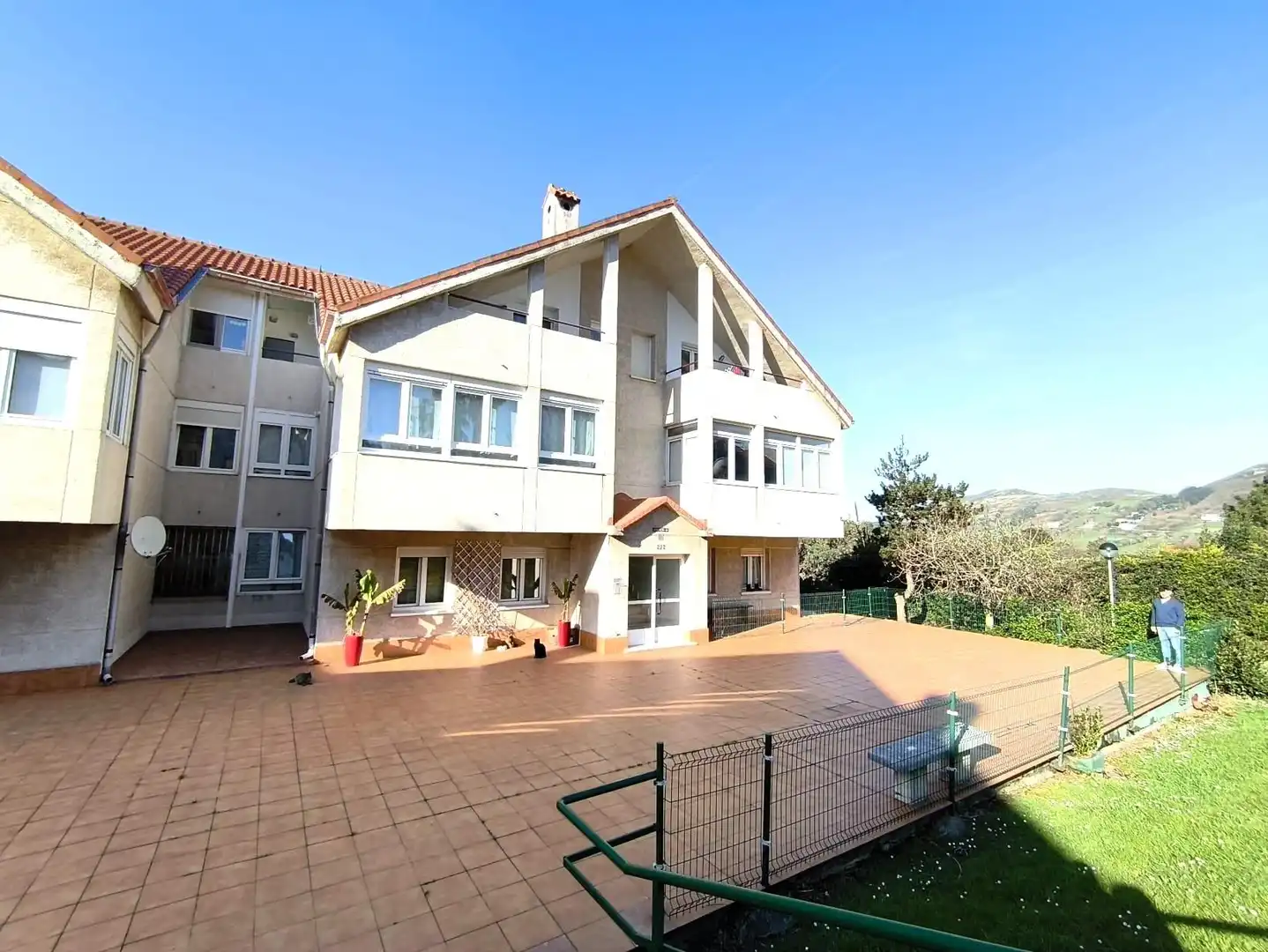 Außenansicht von Erdgeschoss zum Verkauf in Miengo mit Heizung, Privatgarten und Terrasse