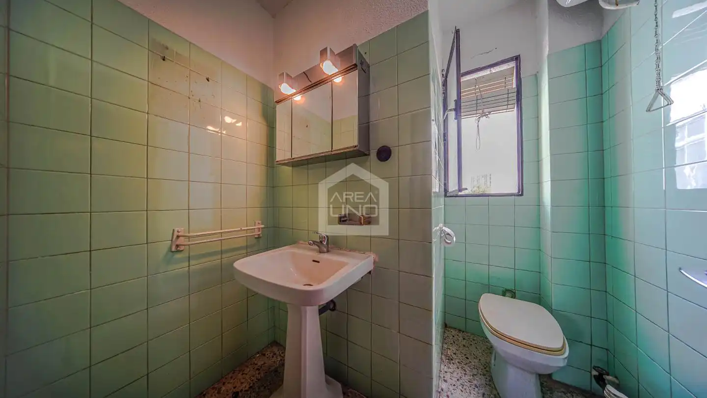 Bathroom of Flat for sale in Madrid  with Heating and Terrace