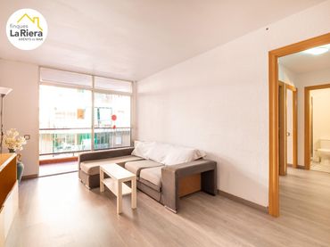 Flat with balcony for sale in Zona alta