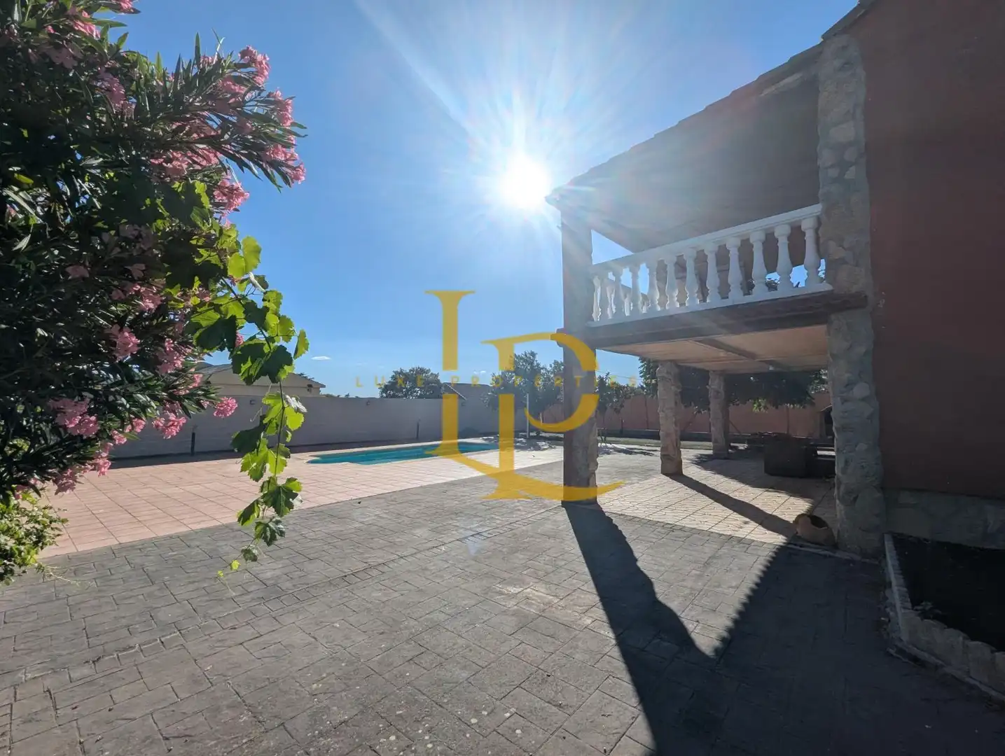 Vista exterior de Casa o chalet en venta en El Casar con Aire acondicionado, Jardín privado y Terraza