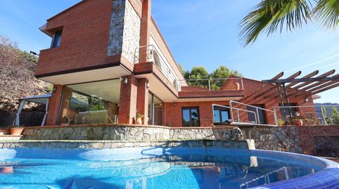 Exclusiva casa envoltada de parc natural de Sant Llorenç del Munt i LObac amb impressionants vistes a la muntanya