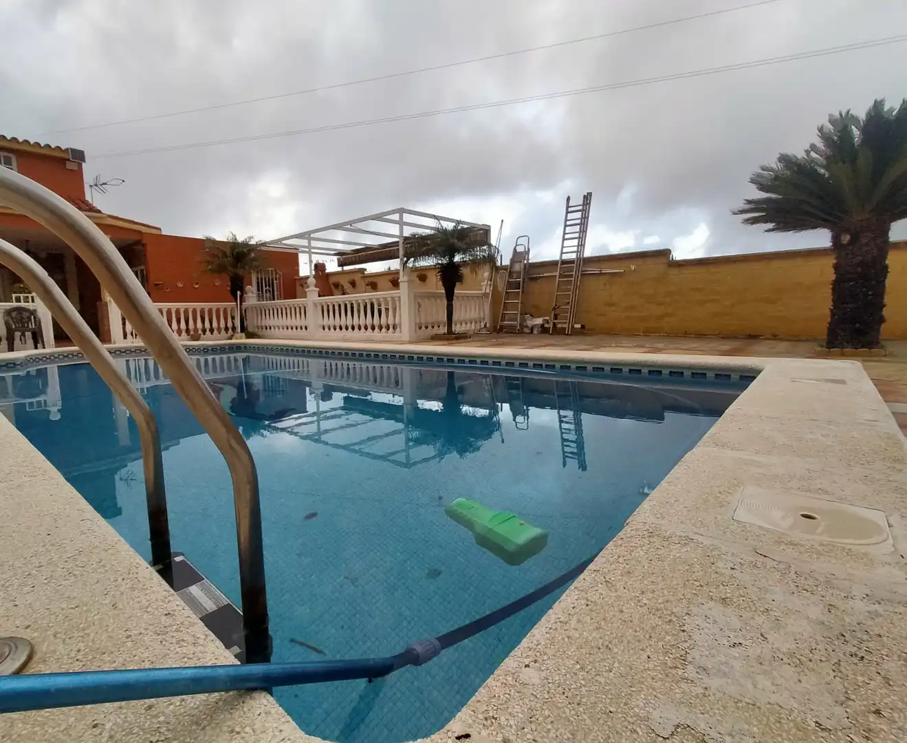 Schwimmbecken von Haus oder Chalet zum Verkauf in El Puerto de Santa María mit Klimaanlage, Privatgarten und Terrasse