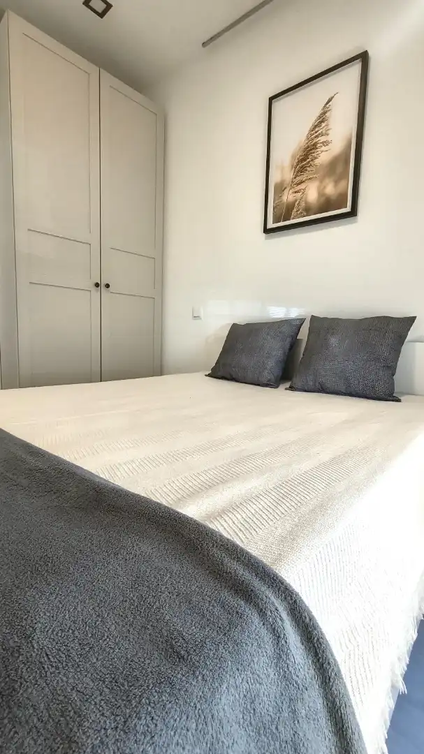 Schlafzimmer von Wohnung zur Miete in Madrid mit Klimaanlage, Heizung und Möbliert