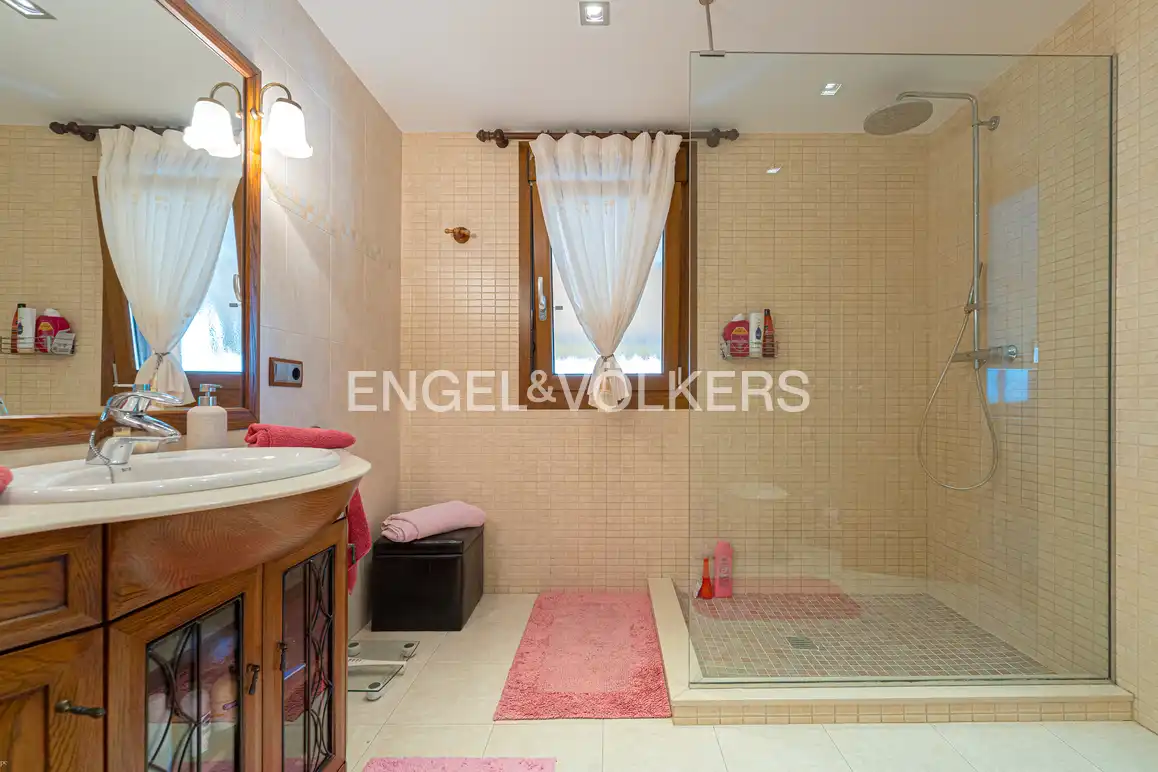 Baño de Casa o chalet en venta en Benidorm con Aire acondicionado, Jardín privado y Piscina