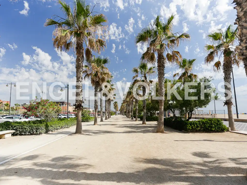 Vista exterior de Casa adosada en venta en Valencia con Aire acondicionado, Calefacción y Jardín privado
