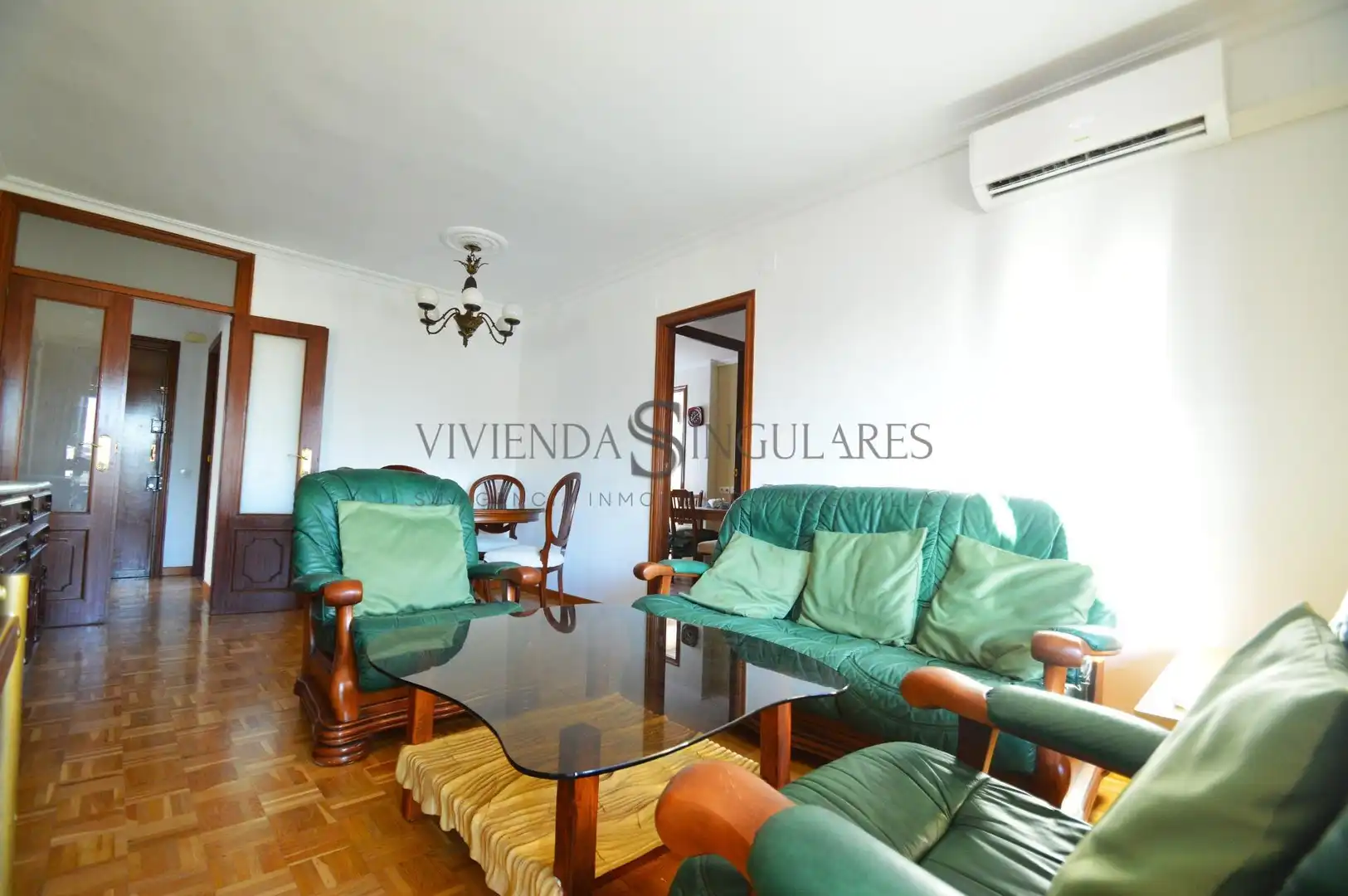 Sala d'estar de Pis de lloguer en Sevilla amb Aire condicionat, Parquet i Terrassa