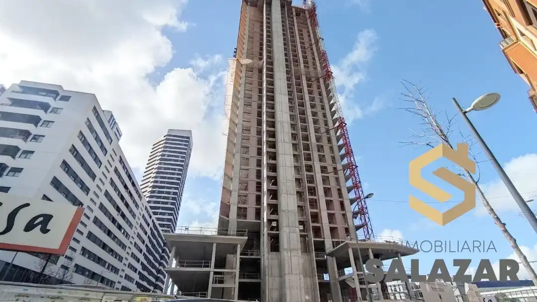Vista exterior de Pis en venda en Bilbao  amb Aire condicionat, Calefacció i Jardí privat