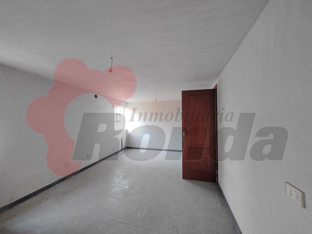 Dormitori de Local en venda en Lugo Capital