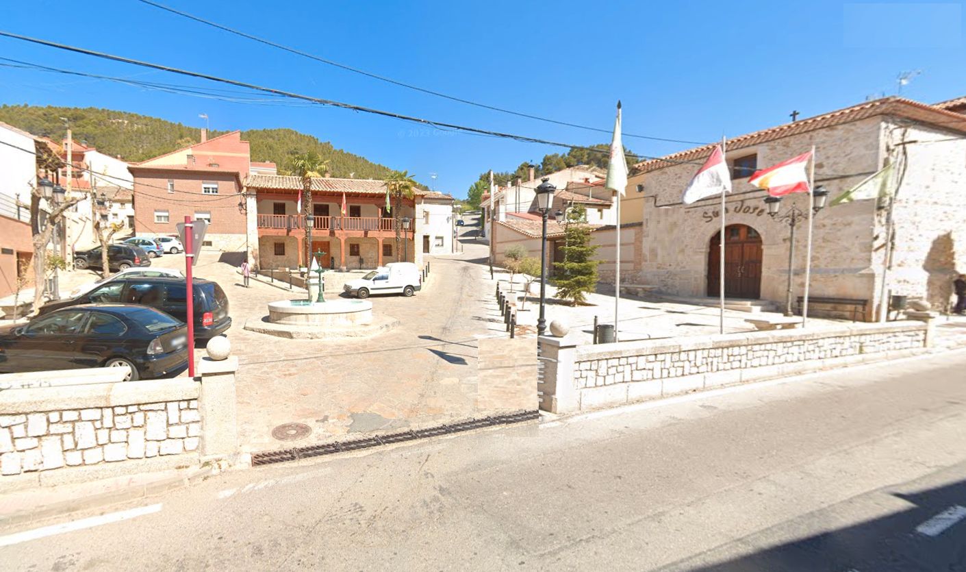 Exterior view of Planta baja for sale in Chiloeches  with Air Conditioner and Heating