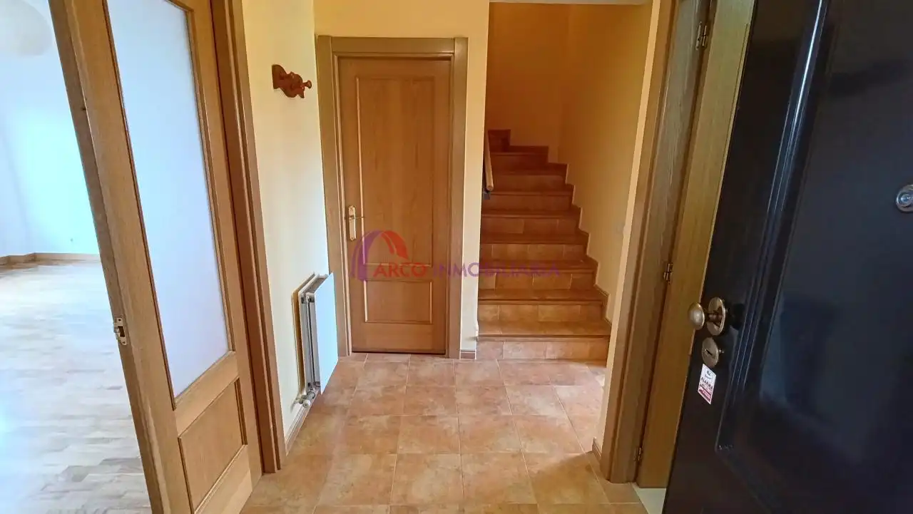 Einfamilien-Reihenhaus zum Verkauf in Cardeñadijo mit Heizung, Privatgarten und Terrasse