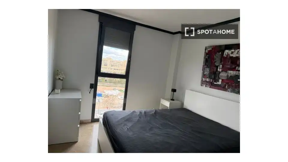 Bedroom of Flat for rent in Valencia  with Air Conditioner, Heating and Furnished