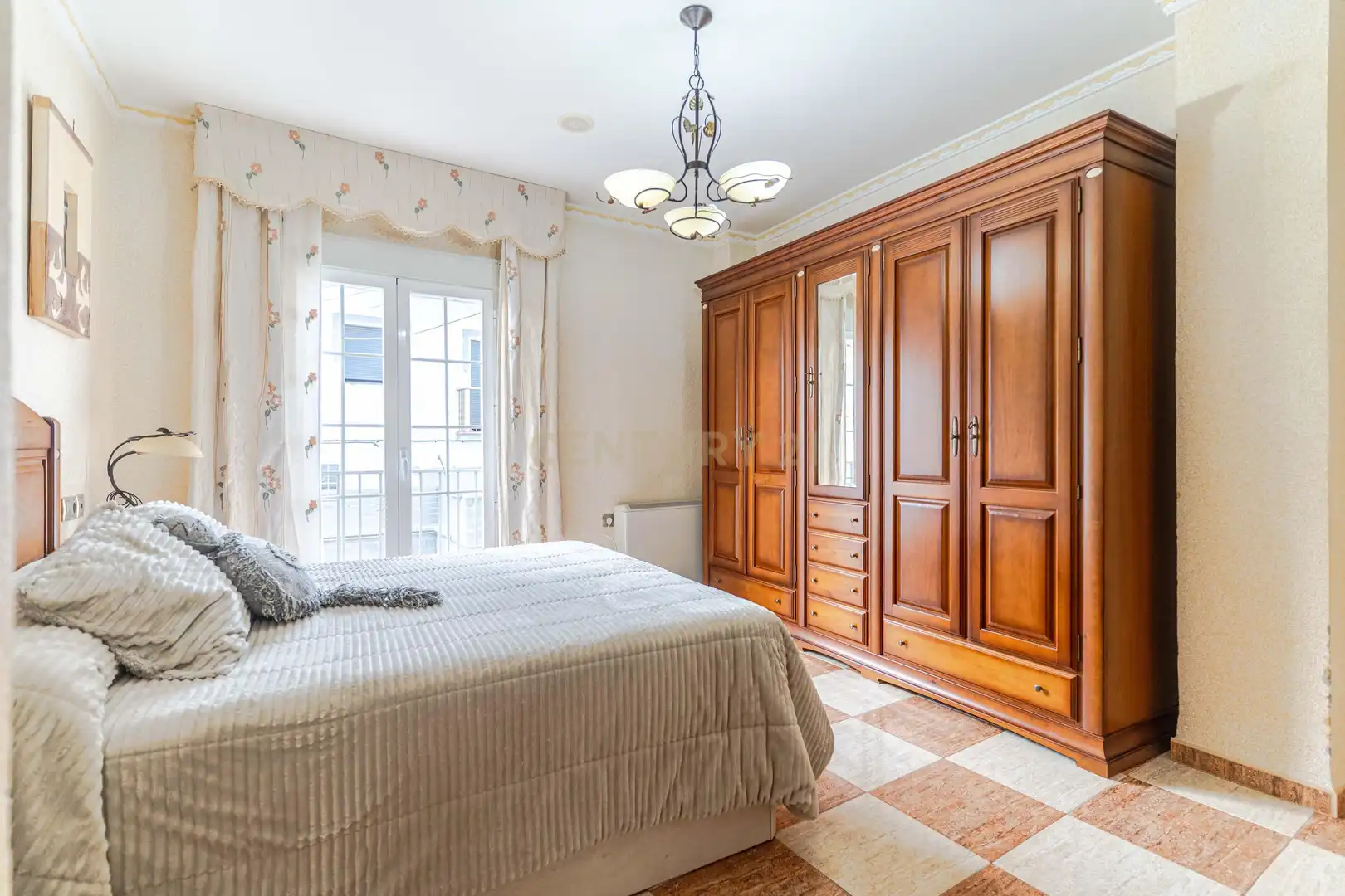 Habitación de Apartamento en venta en Montefrío con Aire acondicionado y Jacuzzi