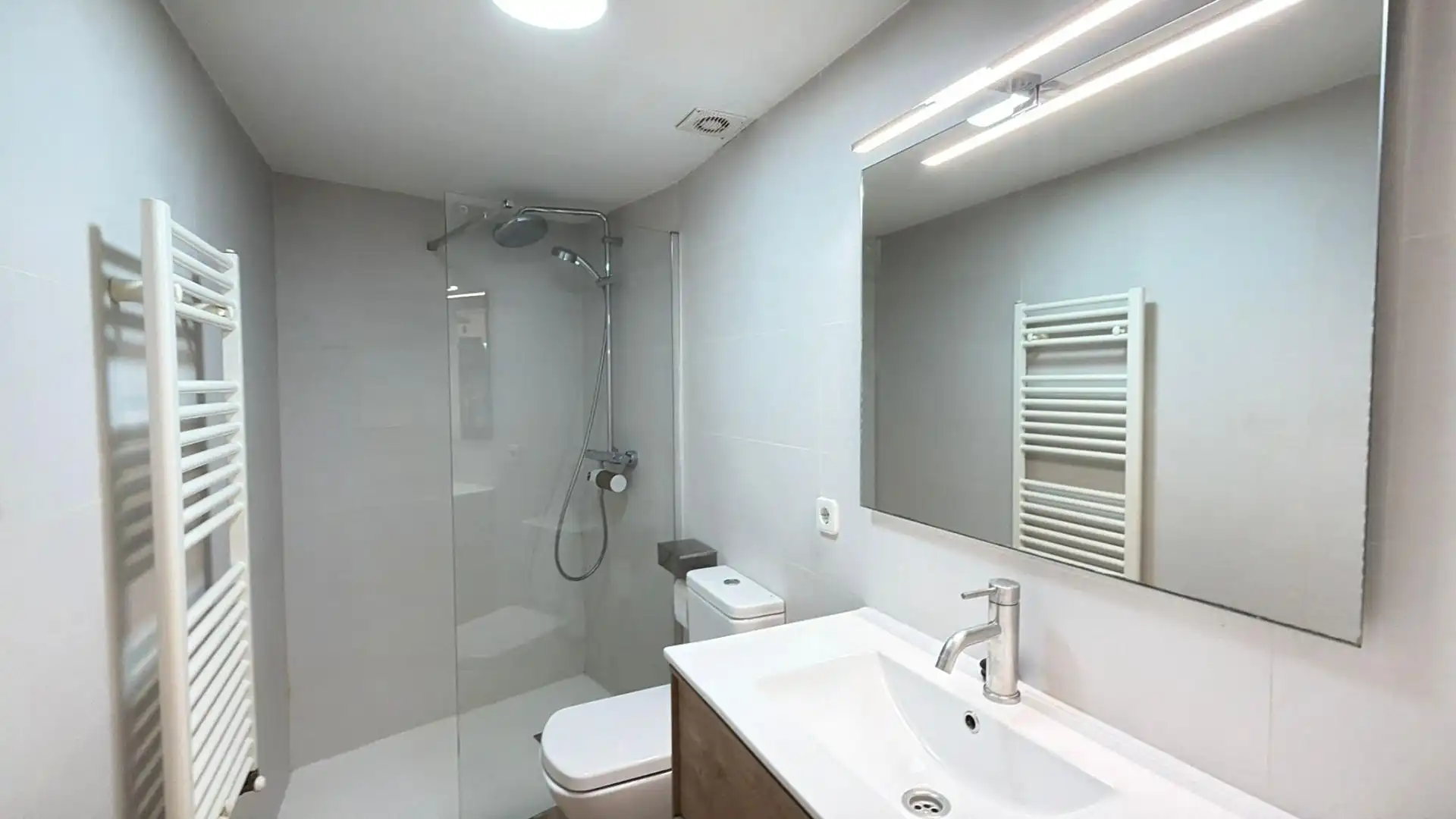 Baño de Casa o chalet en venta en Sant Pere de Riudebitlles con Aire acondicionado, Calefacción y Parquet