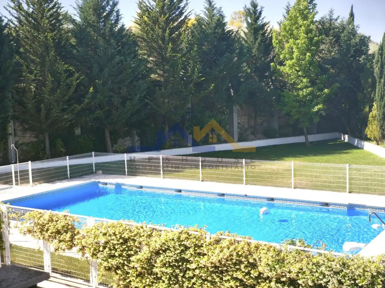Schwimmbecken von Wohnung zum Verkauf in Ontígola mit Klimaanlage, Heizung und Privatgarten