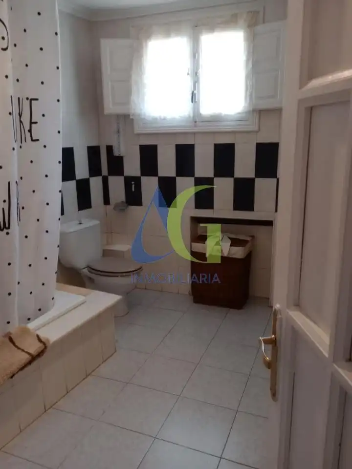 Baño de Casa o chalet en venta en Fresno de la Vega con Calefacción, Jardín privado y Terraza
