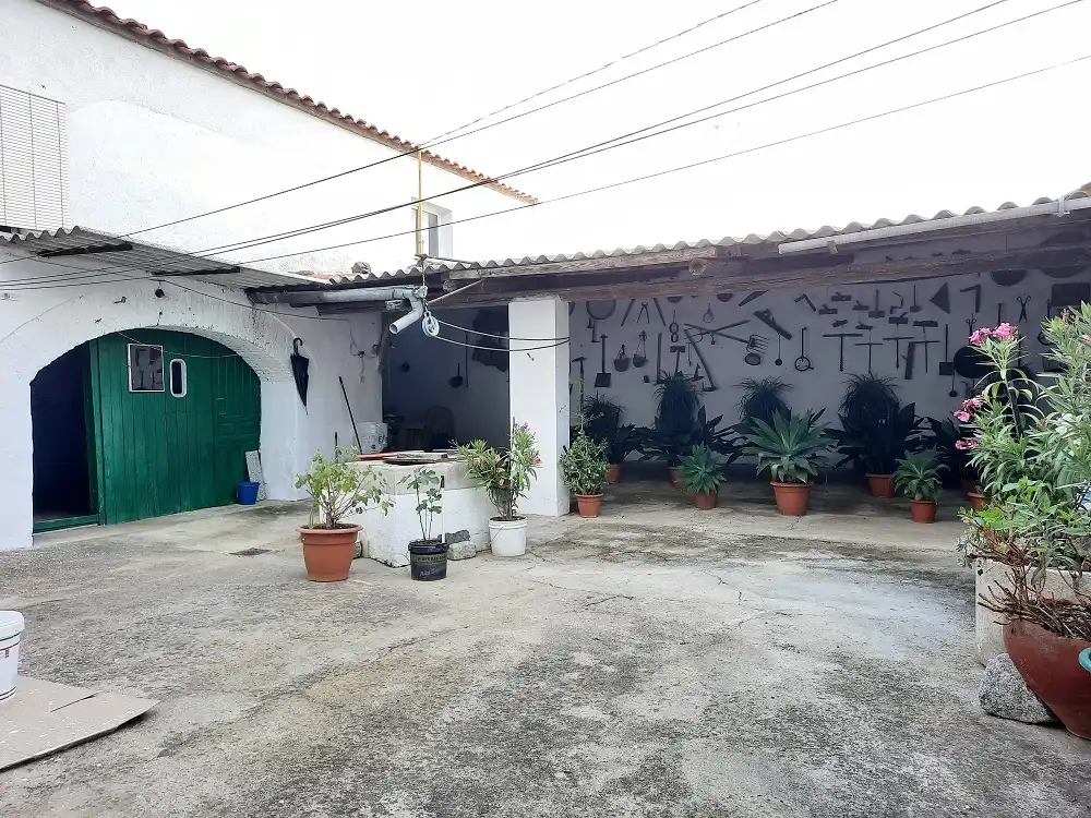 Vista exterior de Edifici en venda en Garrovillas de Alconétar