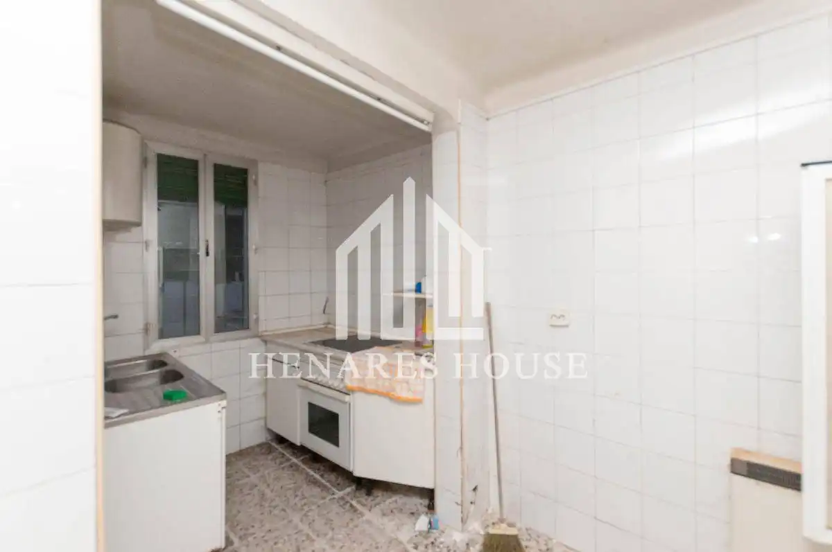 Cuina de Casa o xalet en venda en Alcalá de Henares amb Calefacció