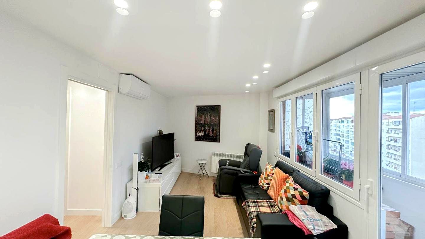 Sala d'estar de Apartament en venda en  Logroño amb Aire condicionat, Calefacció i Terrassa