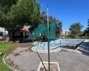 Vista exterior de Casa o xalet en venda en Casar de Cáceres amb Piscina