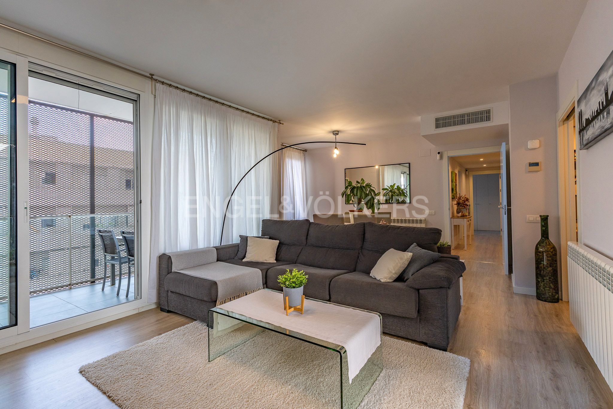 Living room of Attic for sale in Sant Cugat del Vallès  with Air Conditioner, Heating and Parquet flooring