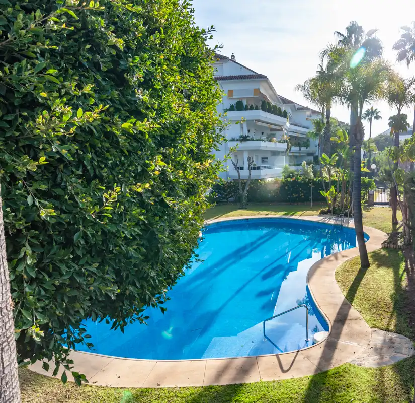 Piscina de Piso en venta en Marbella con Piscina