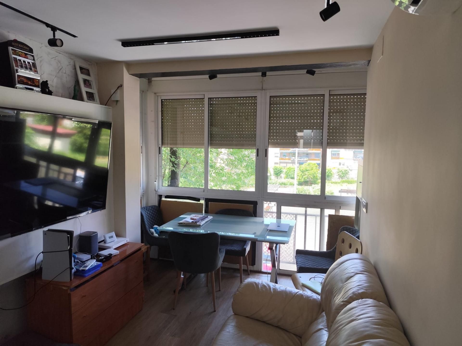 Sala d'estar de Pis en venda en  Madrid Capital amb Aire condicionat i Terrassa