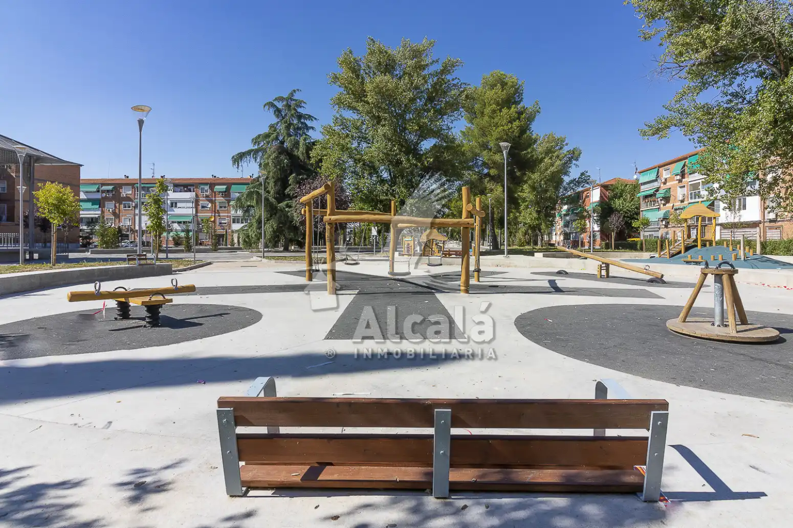 Vista exterior de Piso en venta en Alcalá de Henares con Calefacción y Terraza