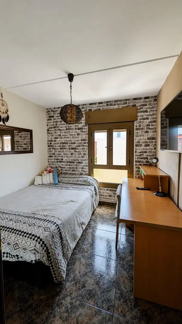 Habitación de Piso de alquiler en Cerdanyola del Vallès con Calefacción, Amueblado y Balcón